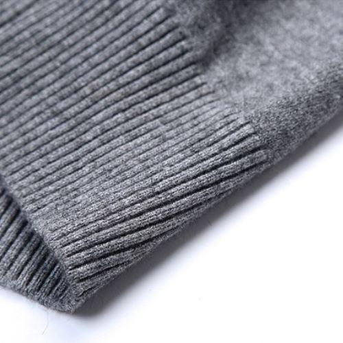 Herrenpullover mit halbem Reißverschluss und Stehkragen