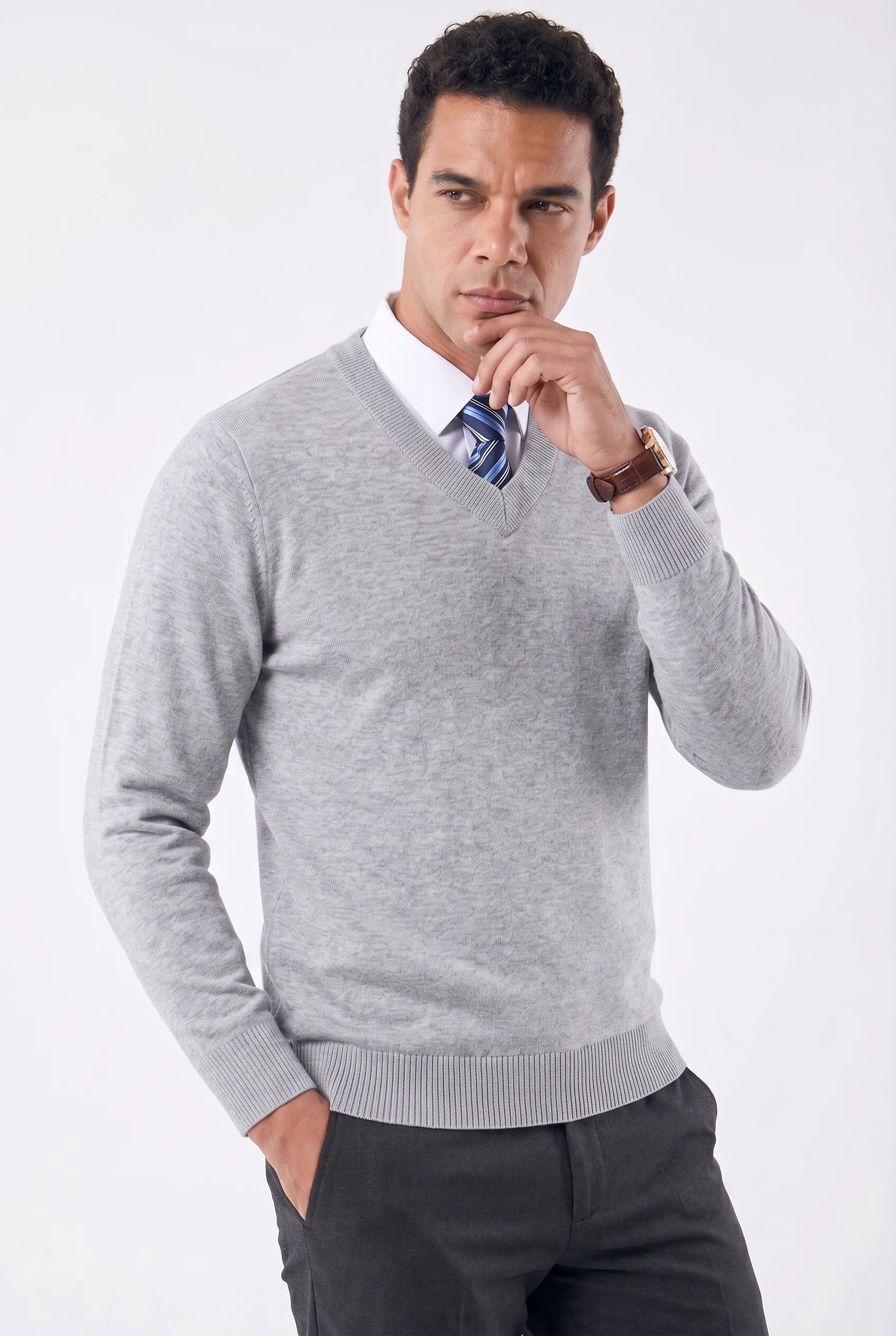 Herren-Sweater Semi-Slim mit V-Ausschnitt
