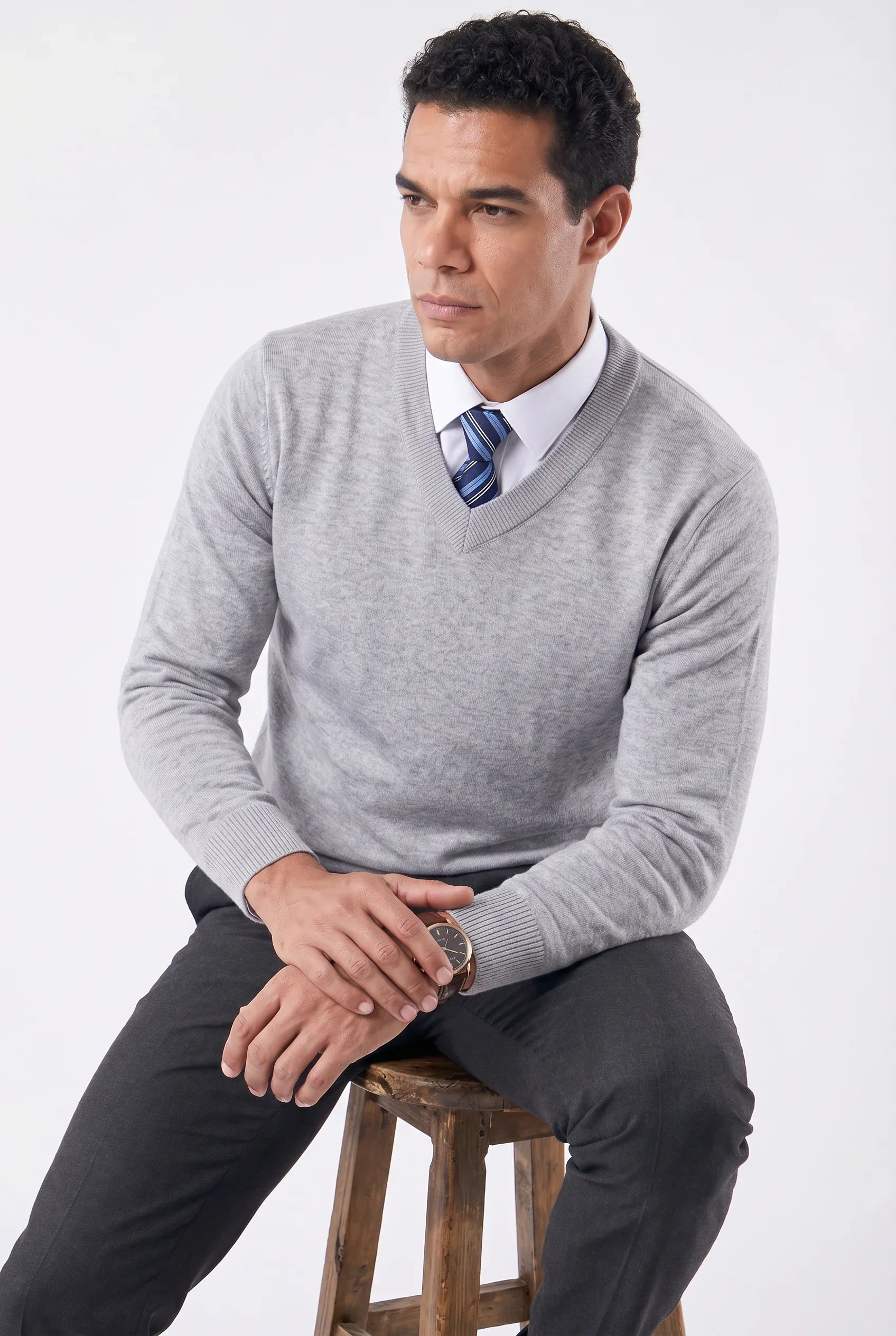 Herren-Sweater Semi-Slim mit V-Ausschnitt