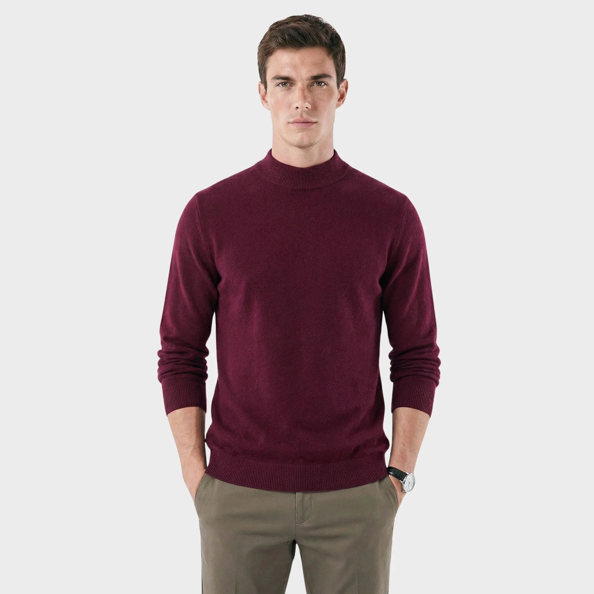 Klassischer Herrenpullover mit Stehkragen