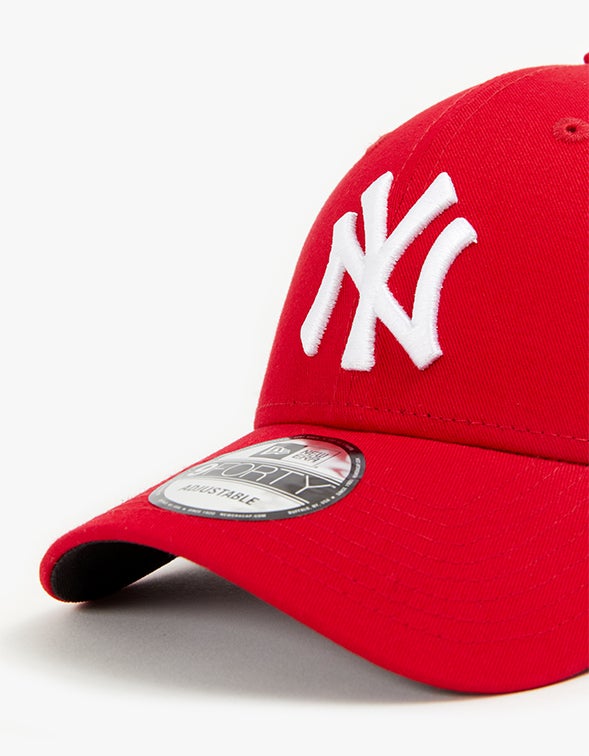 NY Yankees 9FORTY Strapback Cap - Scharlachrot/Weiß